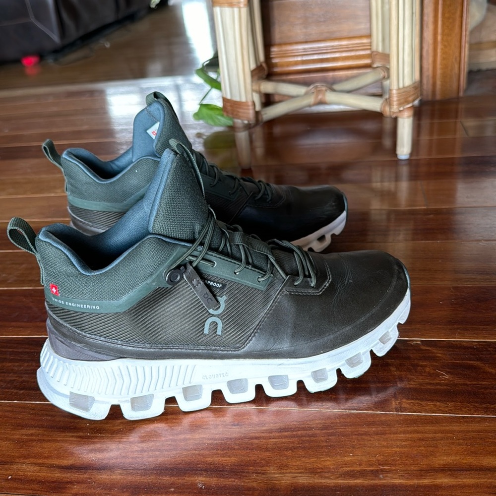 On Running Athletic Shoes - Dark Green and White